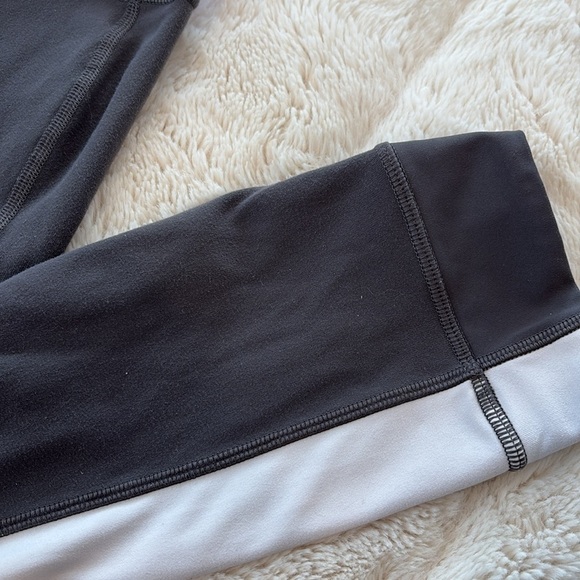 Lululemon athletica crop leggings in grey with white and purple accent size 4 - Picture 9 of 11